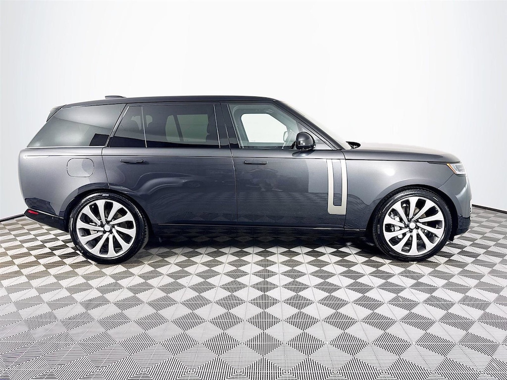 New 2025 Land Rover Range Rover SE SUV