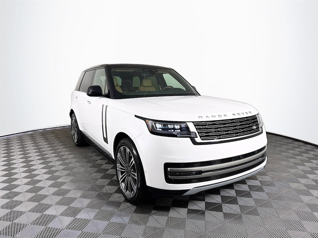 New 2025 Land Rover Range Rover SE P400 SE SWB