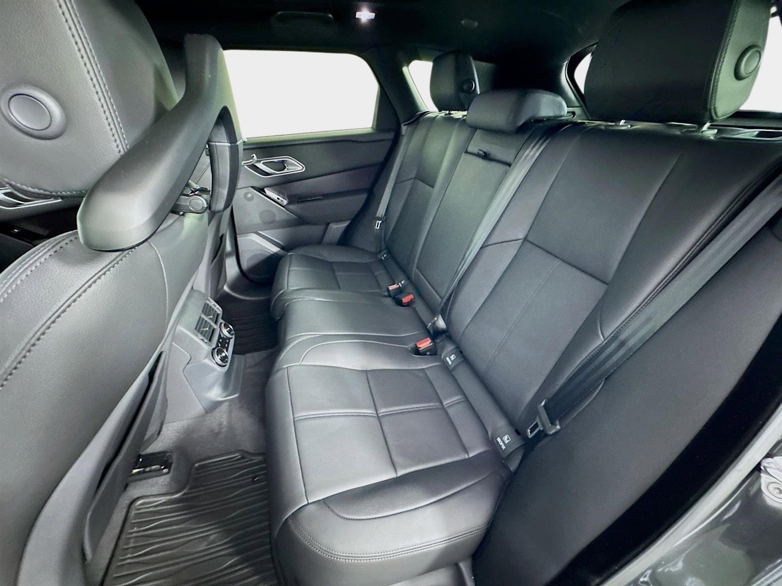 2026 Land Rover Range Rover Velar Dynamic SE - Photo 24