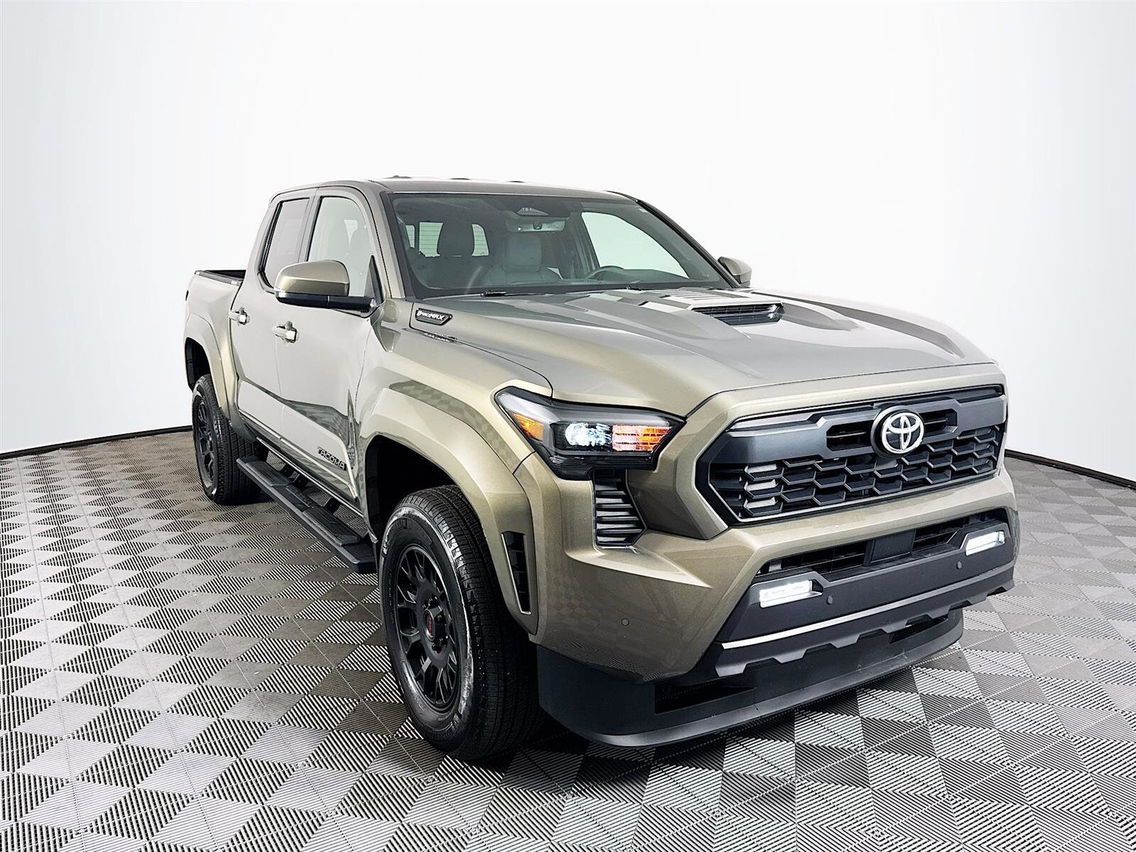 2024 Toyota Tacoma TRD Sport Double Cab photo 2