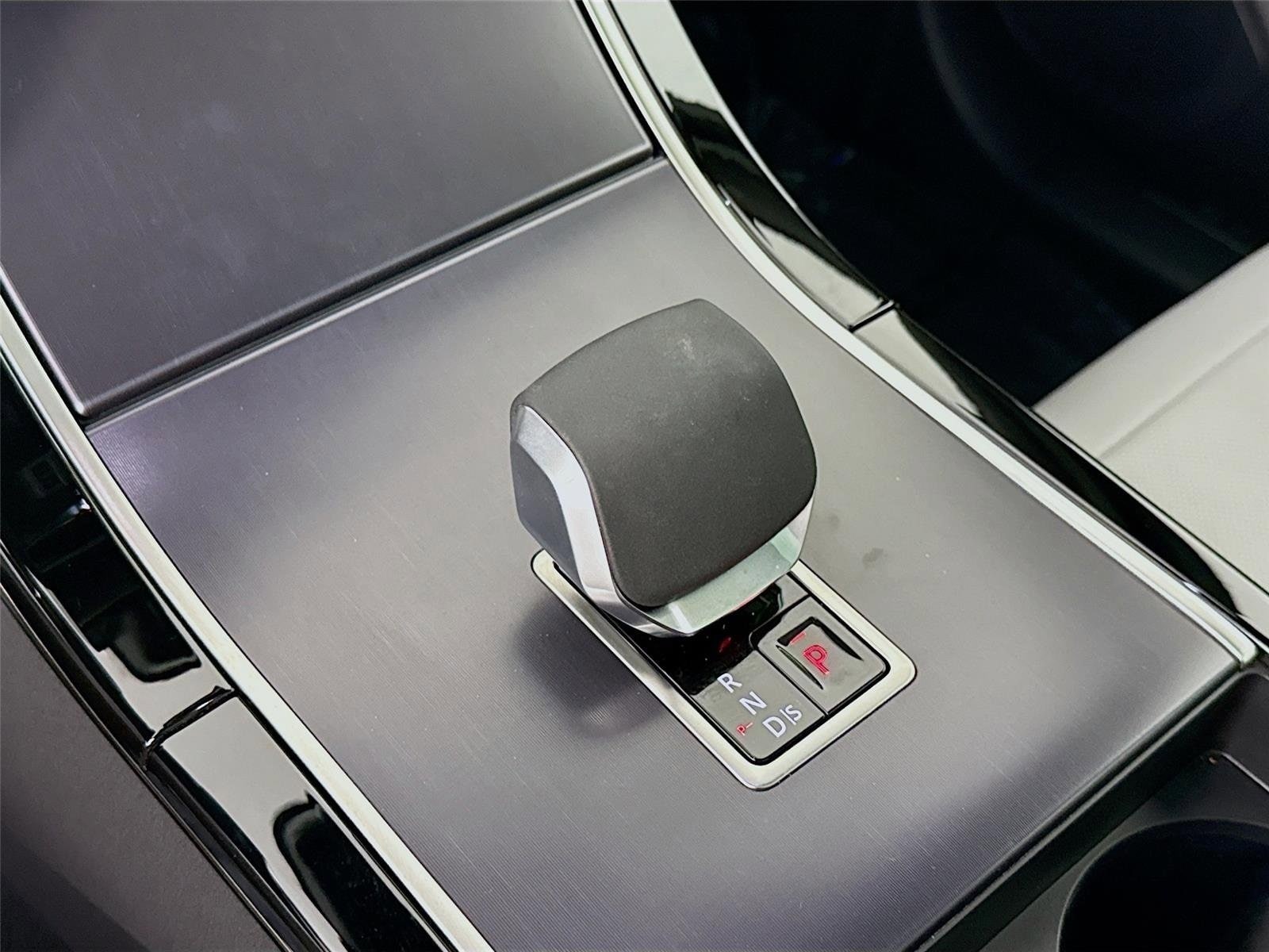 2026 Land Rover Range Rover Velar Dynamic SE - Photo 19
