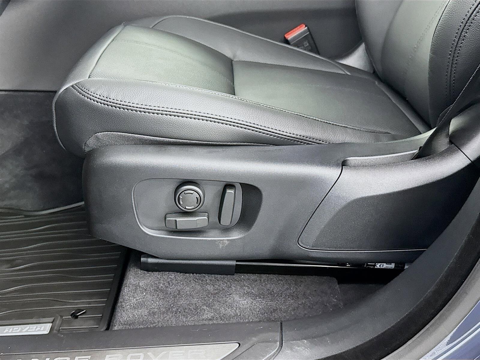 2026 Land Rover Range Rover Velar Dynamic SE - Photo 22