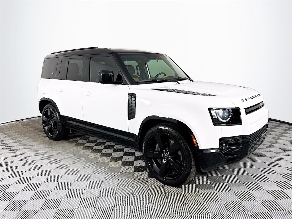 Used 2024 Land Rover Defender 110 X-Dynamic SE SUV