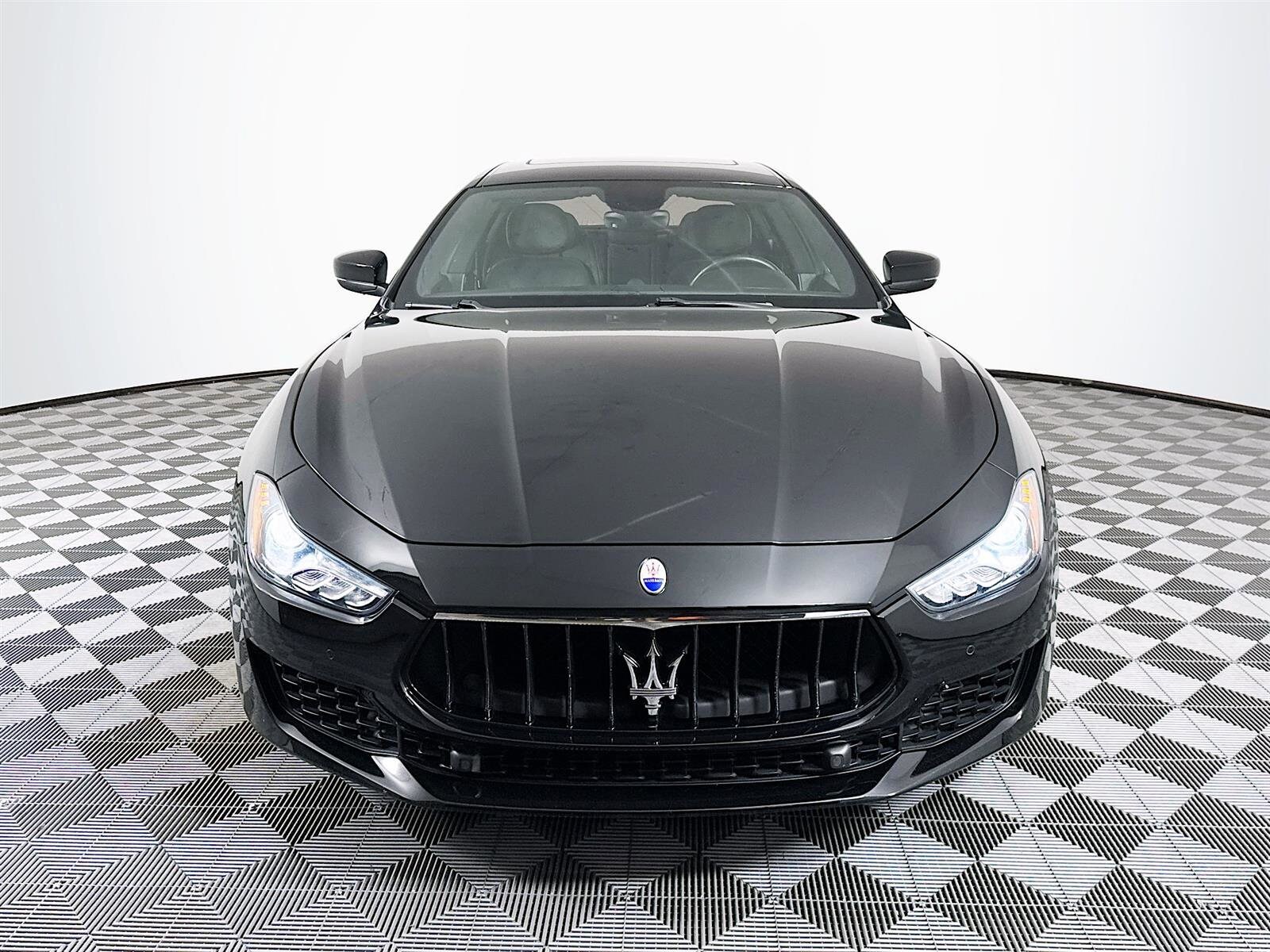 2021 Maserati Ghibli S photo 2