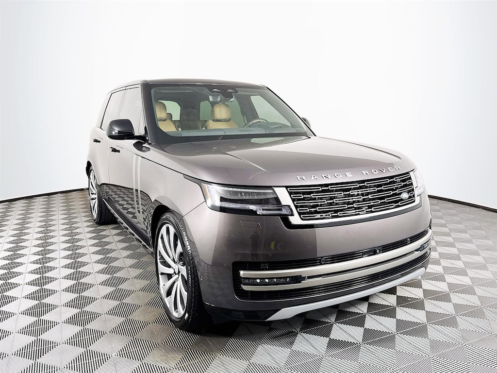 New 2025 Land Rover Range Rover SE SUV