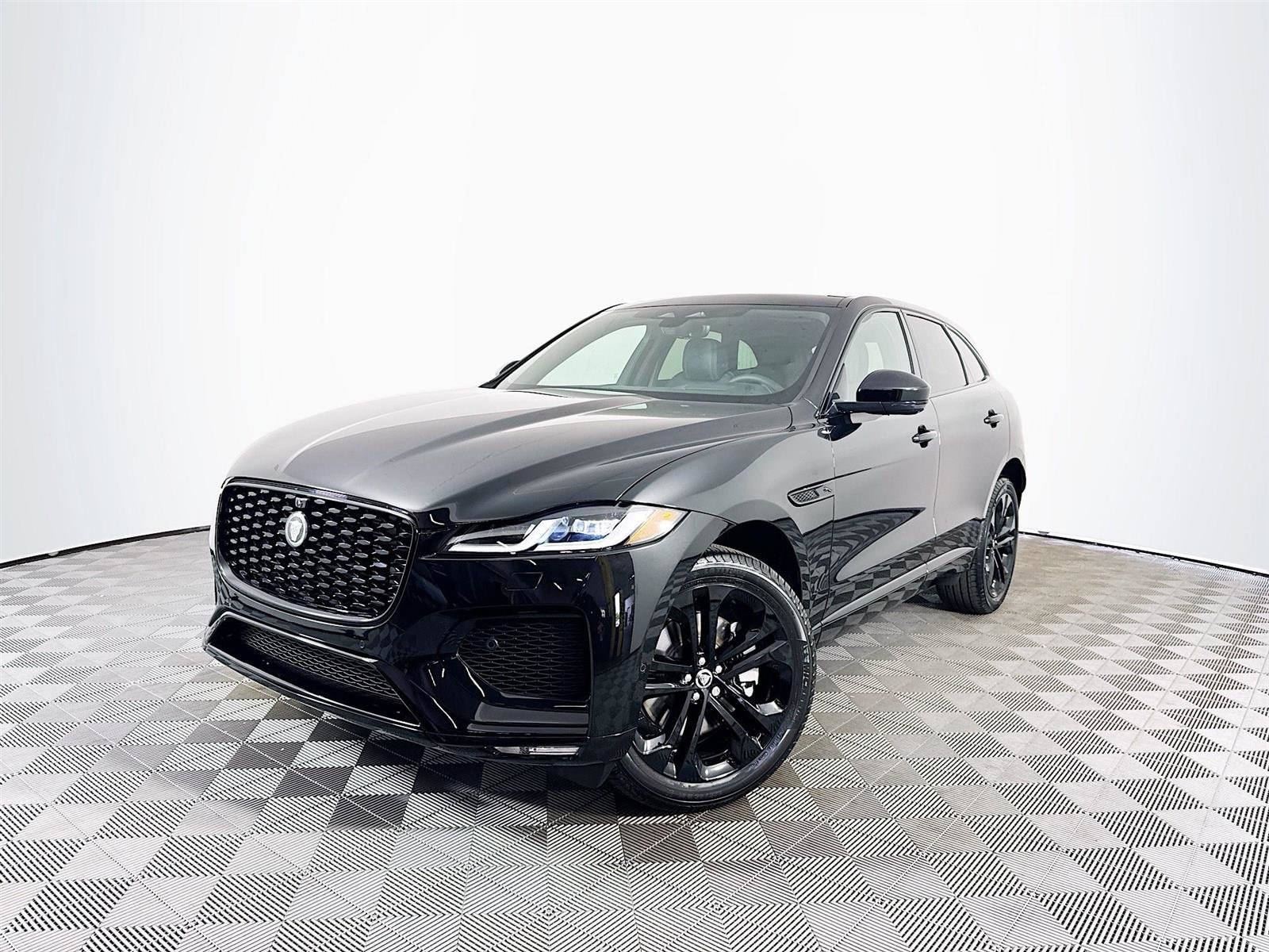 2026 Jaguar F-Pace R-Dynamic S's photo