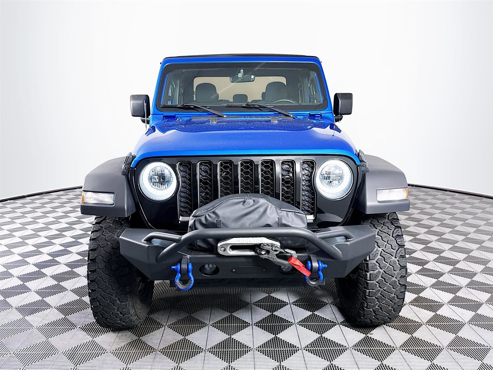 Used 2020 Jeep Gladiator Sport S with VIN 1C6HJTAG2LL185921 for sale in Saint Petersburg, FL