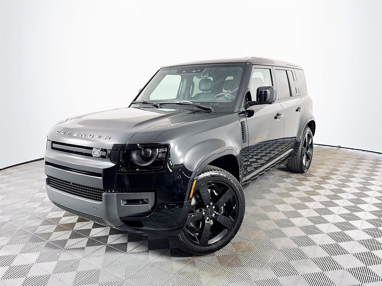 2026 Land Rover Defender V8's photo