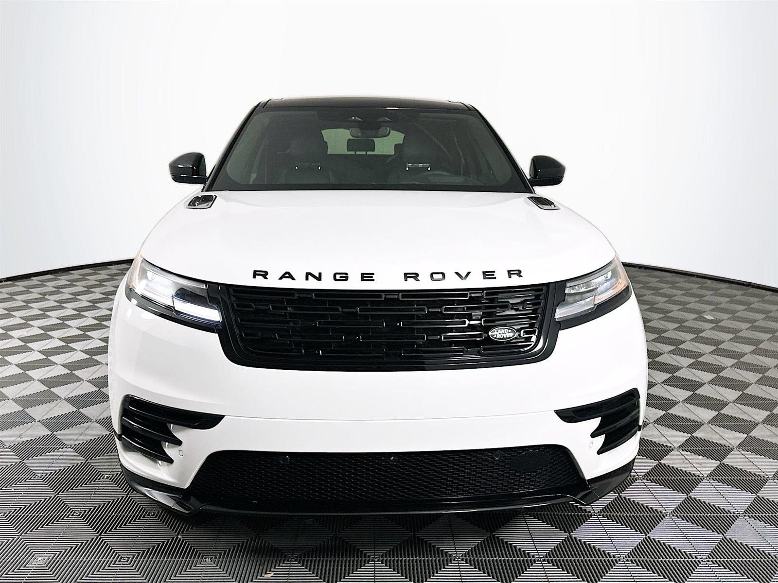Used 2025 Land Rover Range Rover Velar Dynamic SE with VIN SALYL2FU4SA806364 for sale in Saint Petersburg, FL