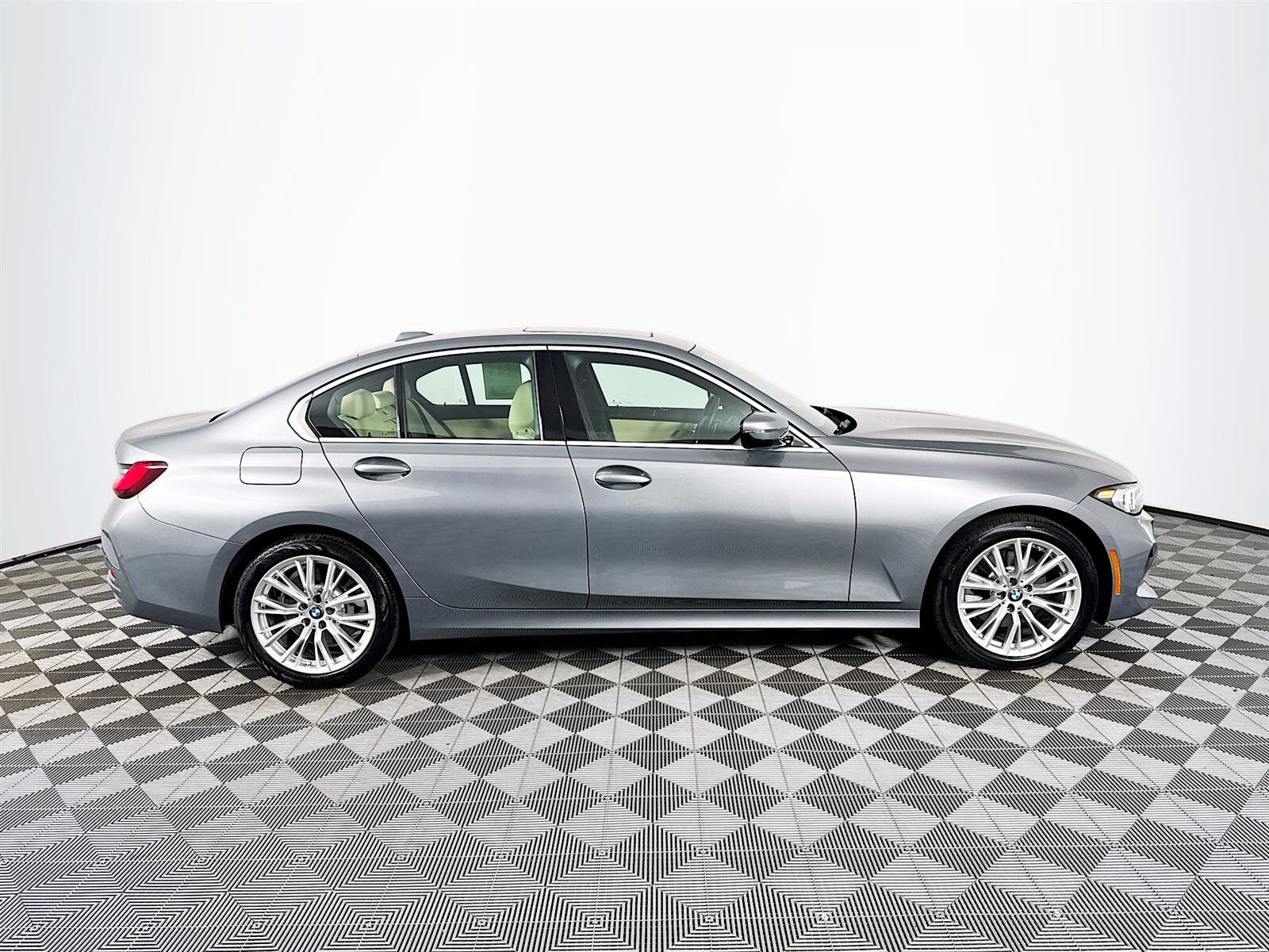 2024 Bmw 330i photo 4