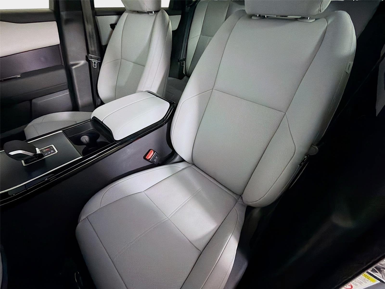 2026 Land Rover Range Rover Velar Dynamic SE - Photo 11