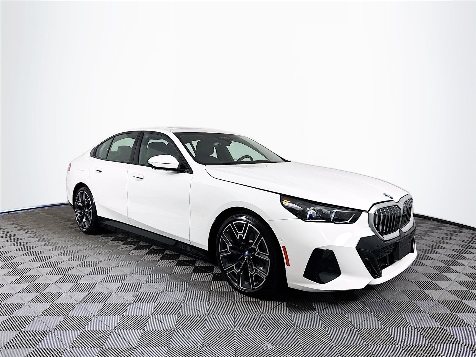 Used 2024 BMW i5 Base with VIN WBY33FK0XRCP52237 for sale in Saint Petersburg, FL