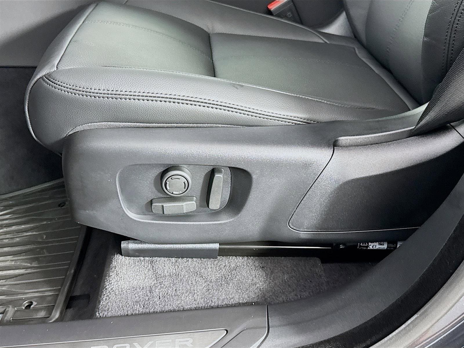 2026 Land Rover Range Rover Velar Dynamic SE - Photo 22