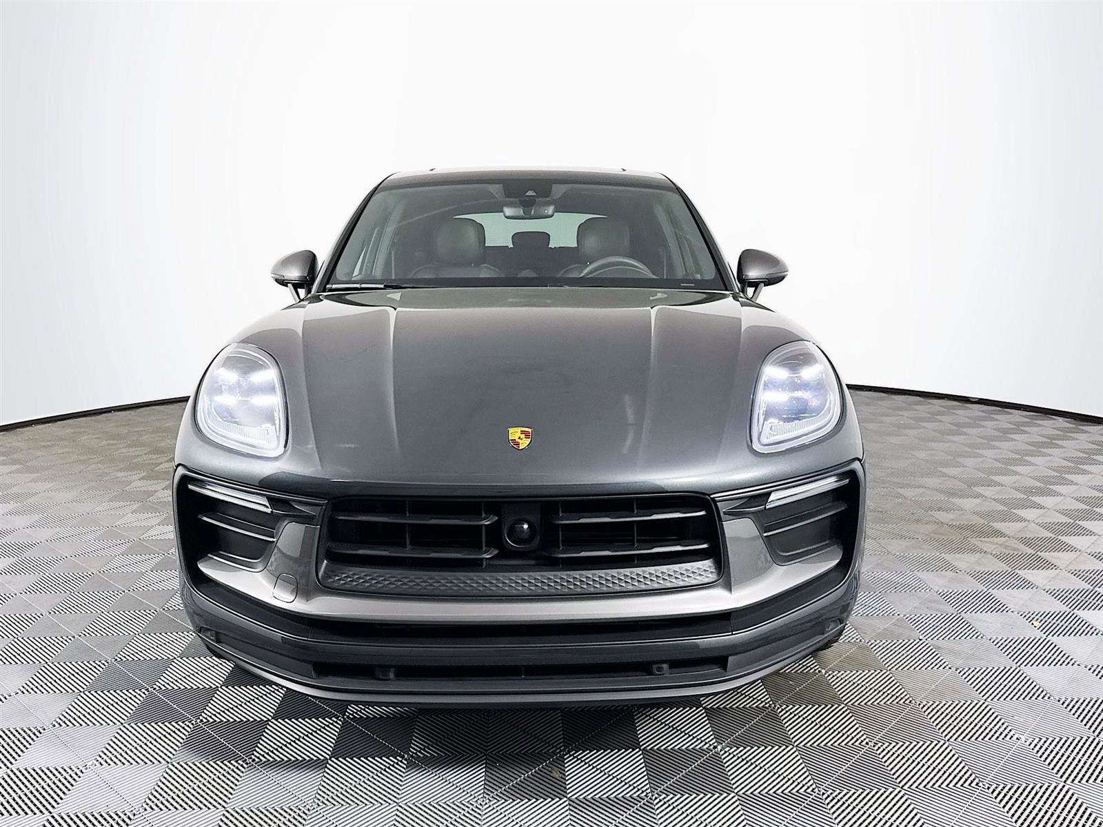 Used 2023 Porsche Macan T with VIN WP1AA2A51PLB12725 for sale in Saint Petersburg, FL