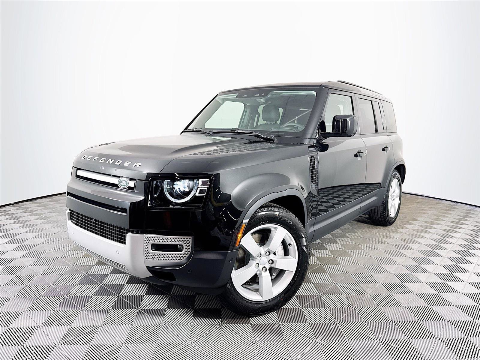 2025 Land Rover Defender 110 S