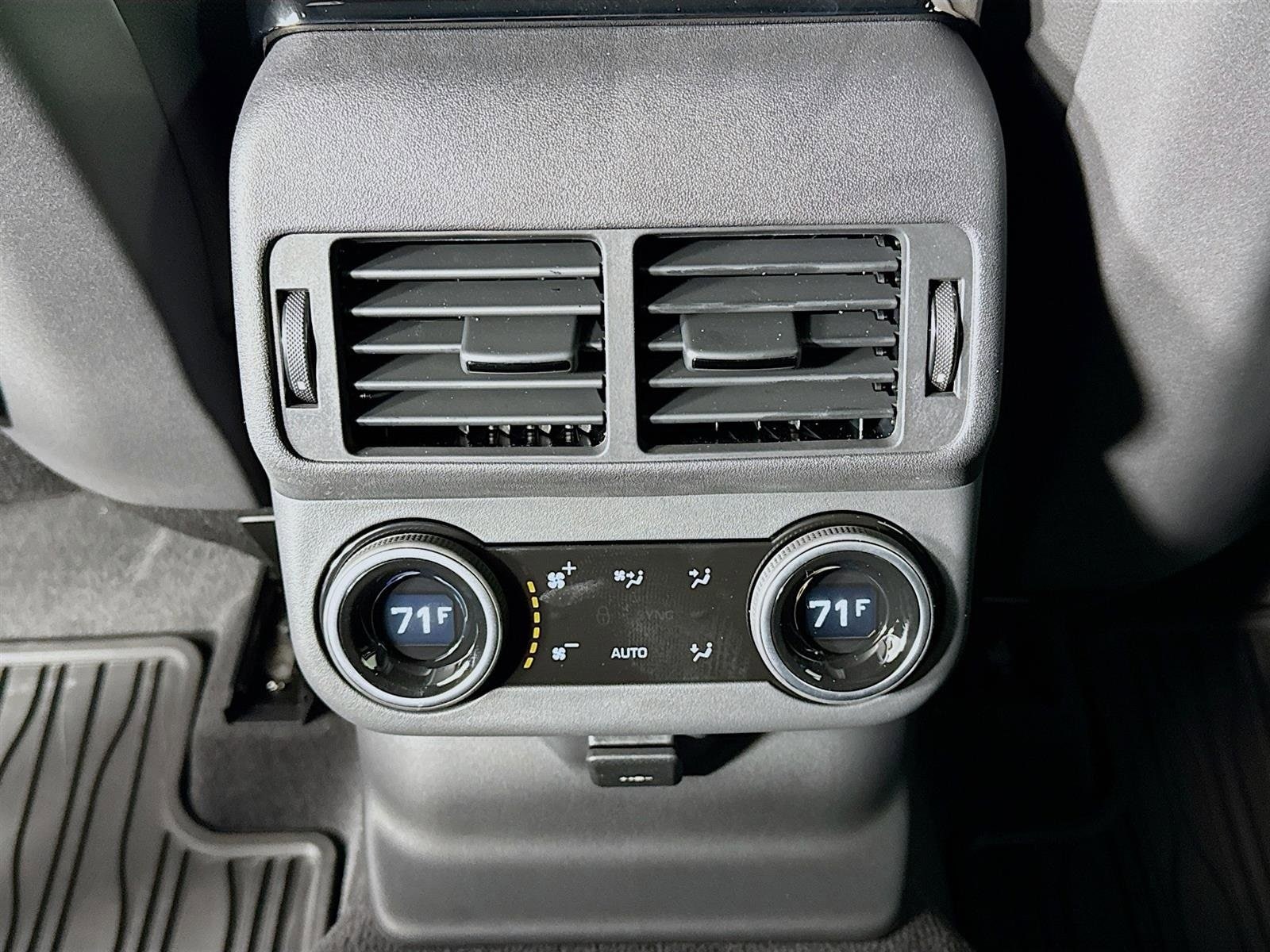 2026 Land Rover Range Rover Velar Dynamic SE - Photo 27