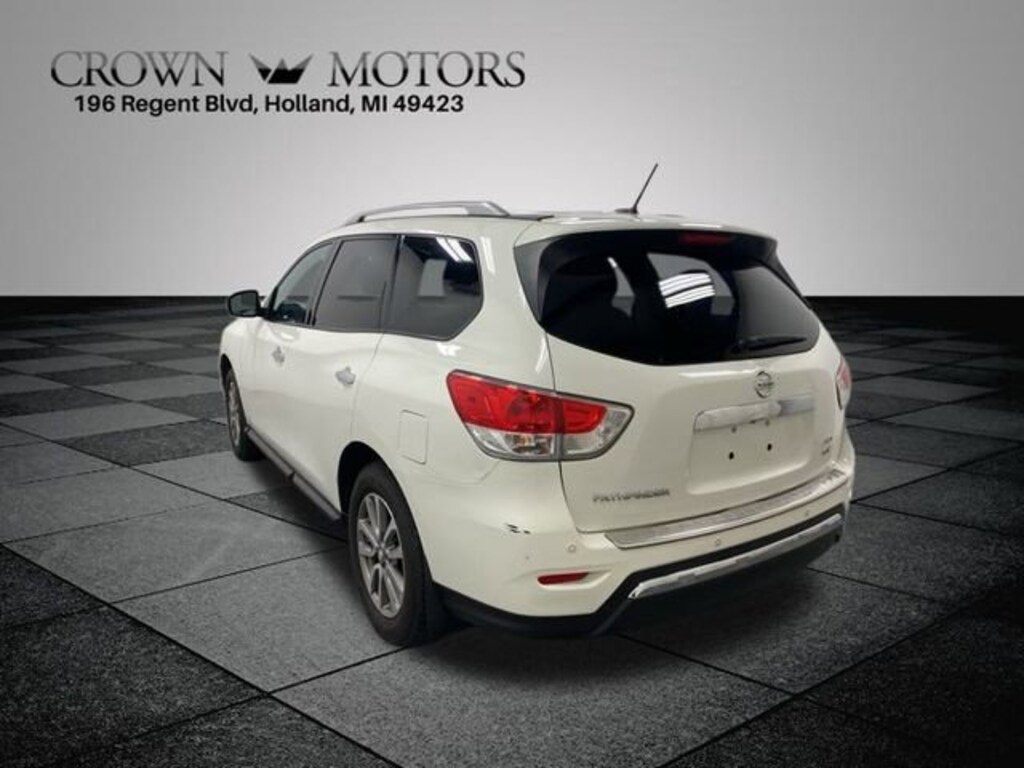 Used 2016 Nissan Pathfinder SV SUV