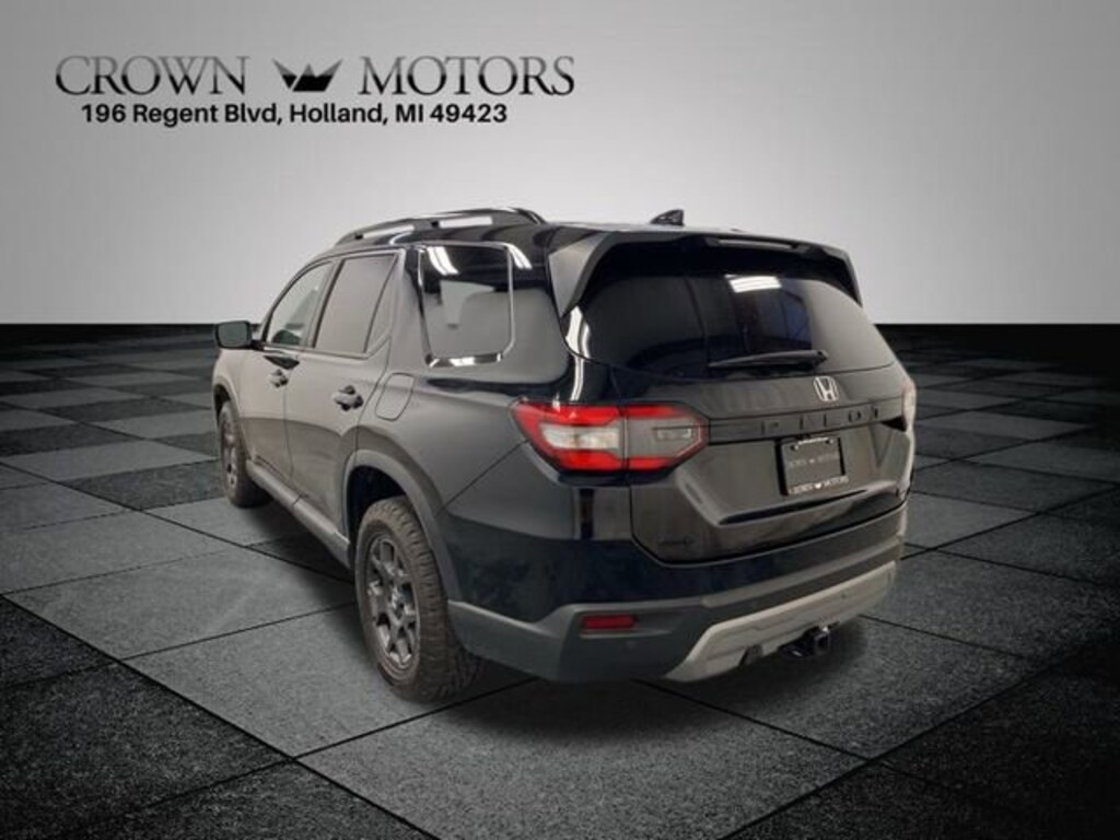 Used 2023 Honda Pilot TrailSport SUV
