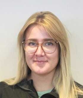 Staff member Amber Carns from a7587726f875