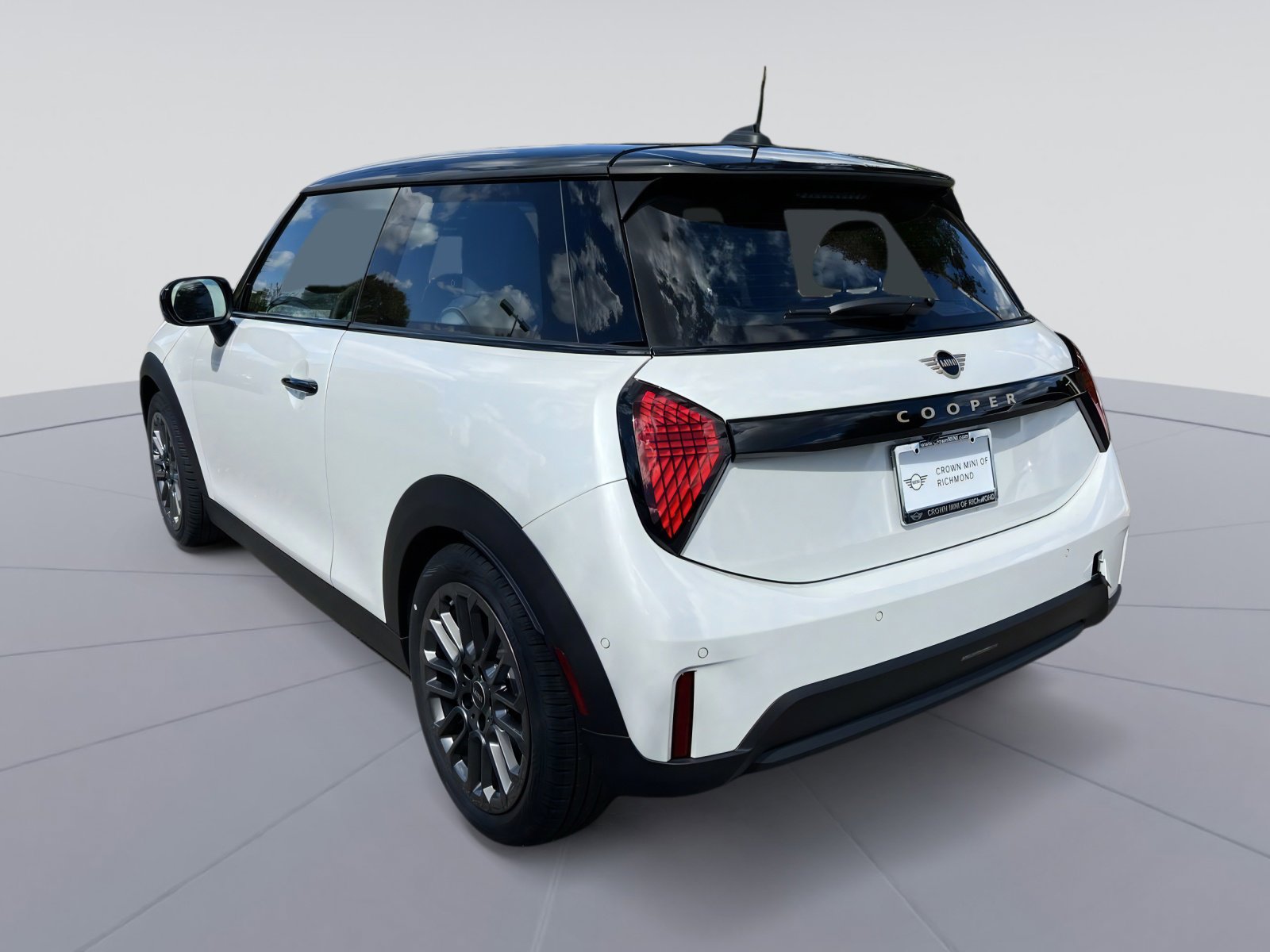 2026 Mini Cooper Iconic photo 3