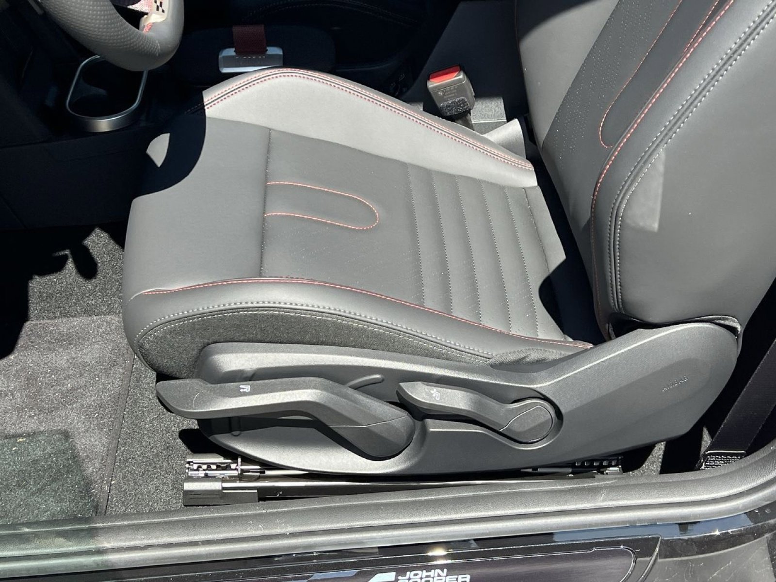 2026 MINI Convertible S - Photo 11