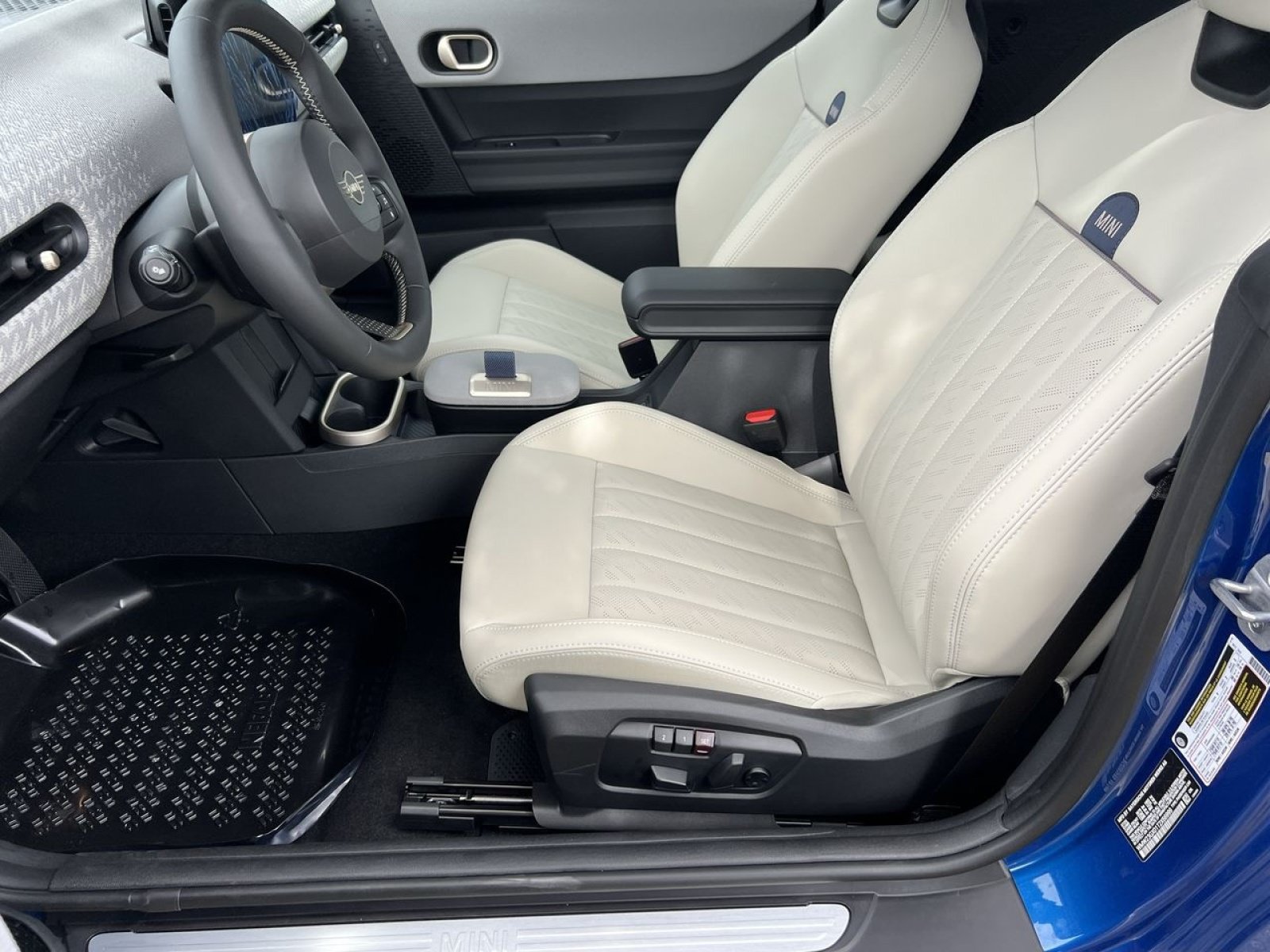 2026 MINI Convertible S - Photo 10