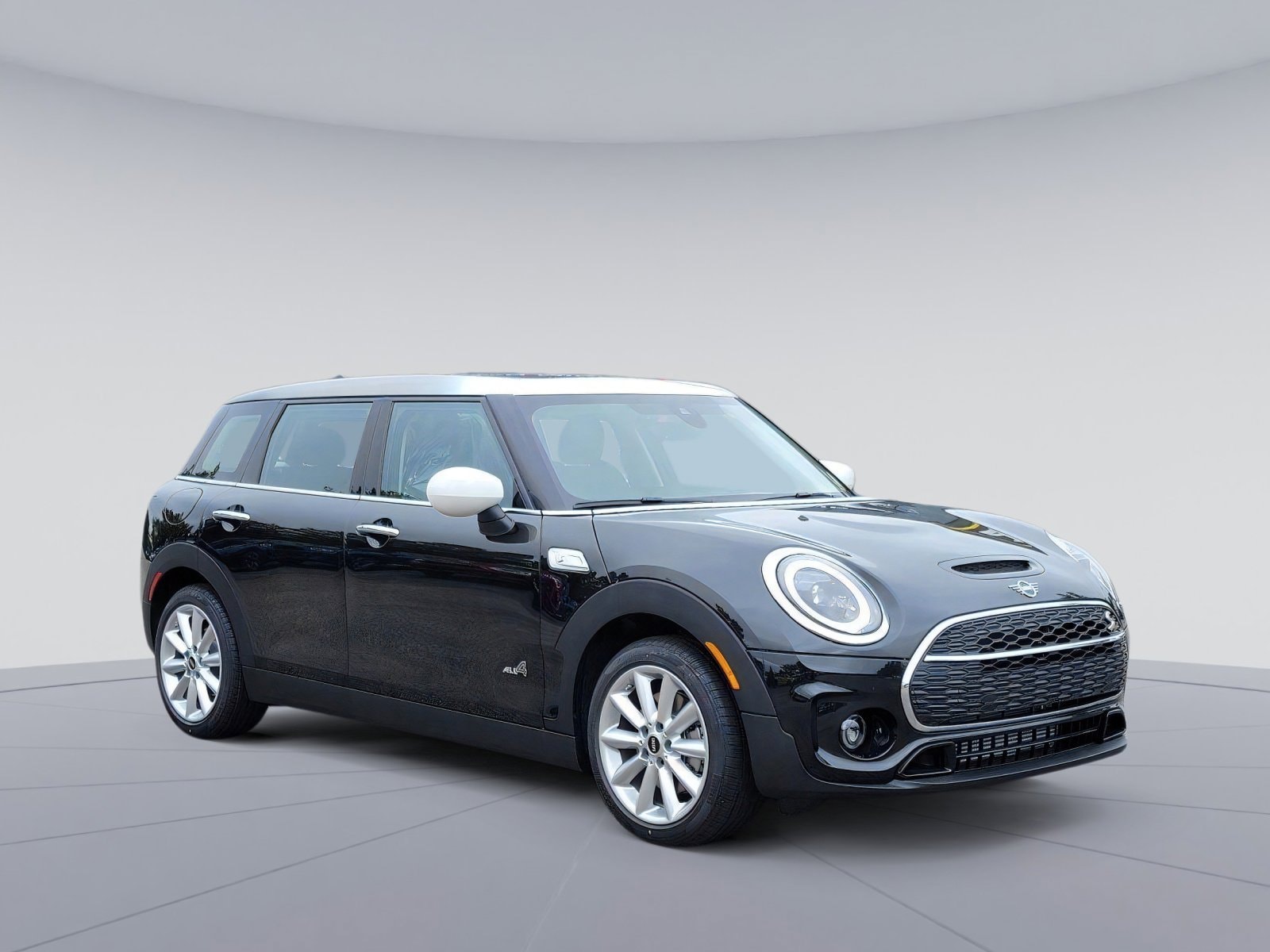 Used 2024 MINI Clubman S with VIN WMWXJ1C09R2V22492 for sale in Richmond, VA