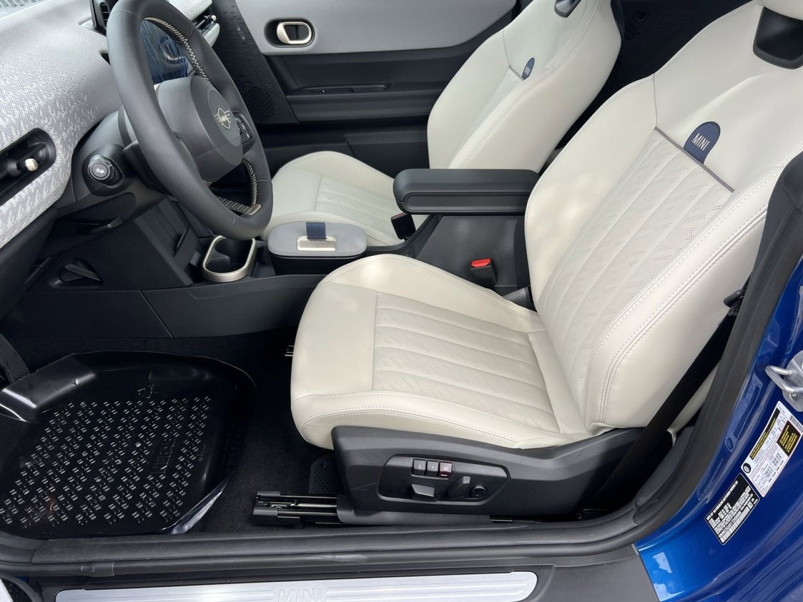 2026 MINI Convertible S - Photo 10