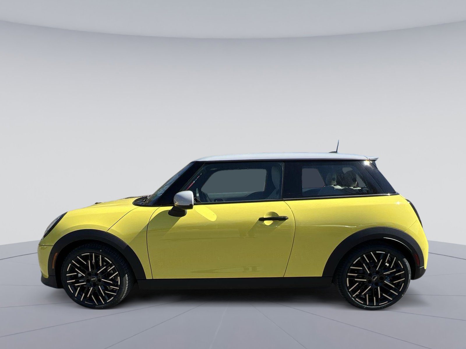 2025 Mini Cooper 2 Door Hardtop S photo 2