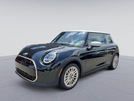 2025 MINI Hardtop 2 Door Iconic Hatchback