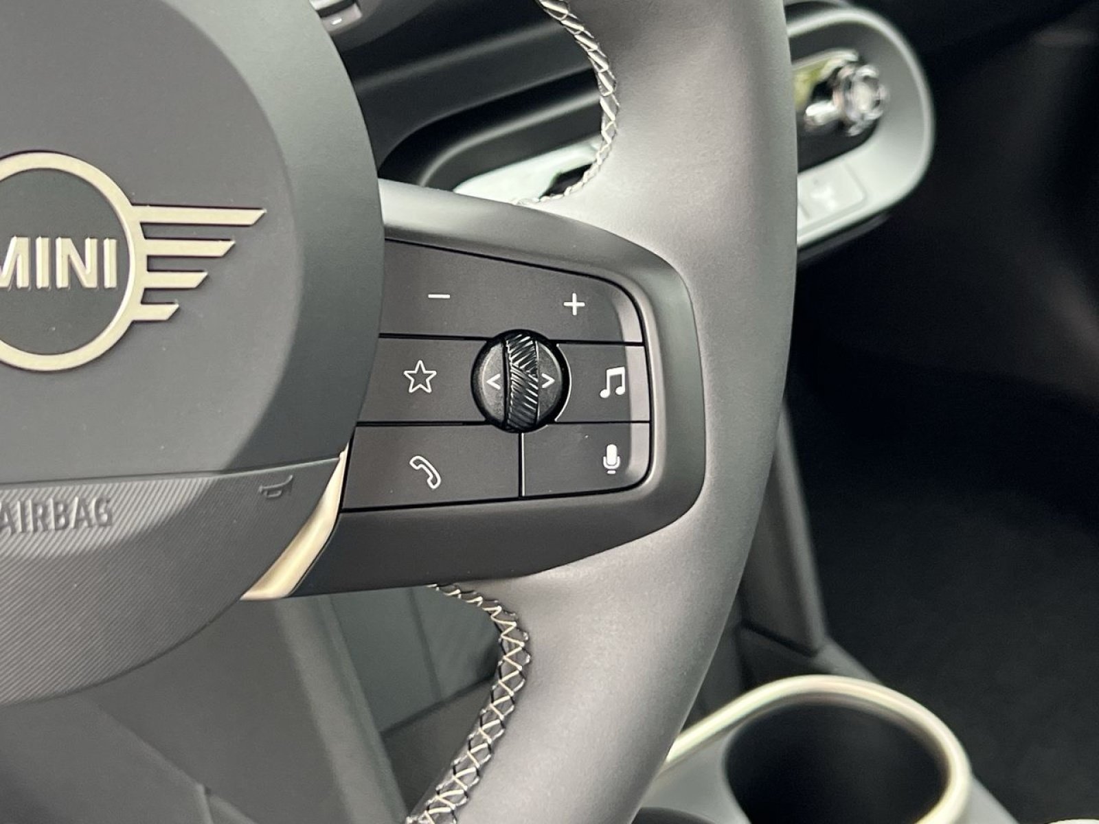 2026 MINI Convertible S - Photo 29
