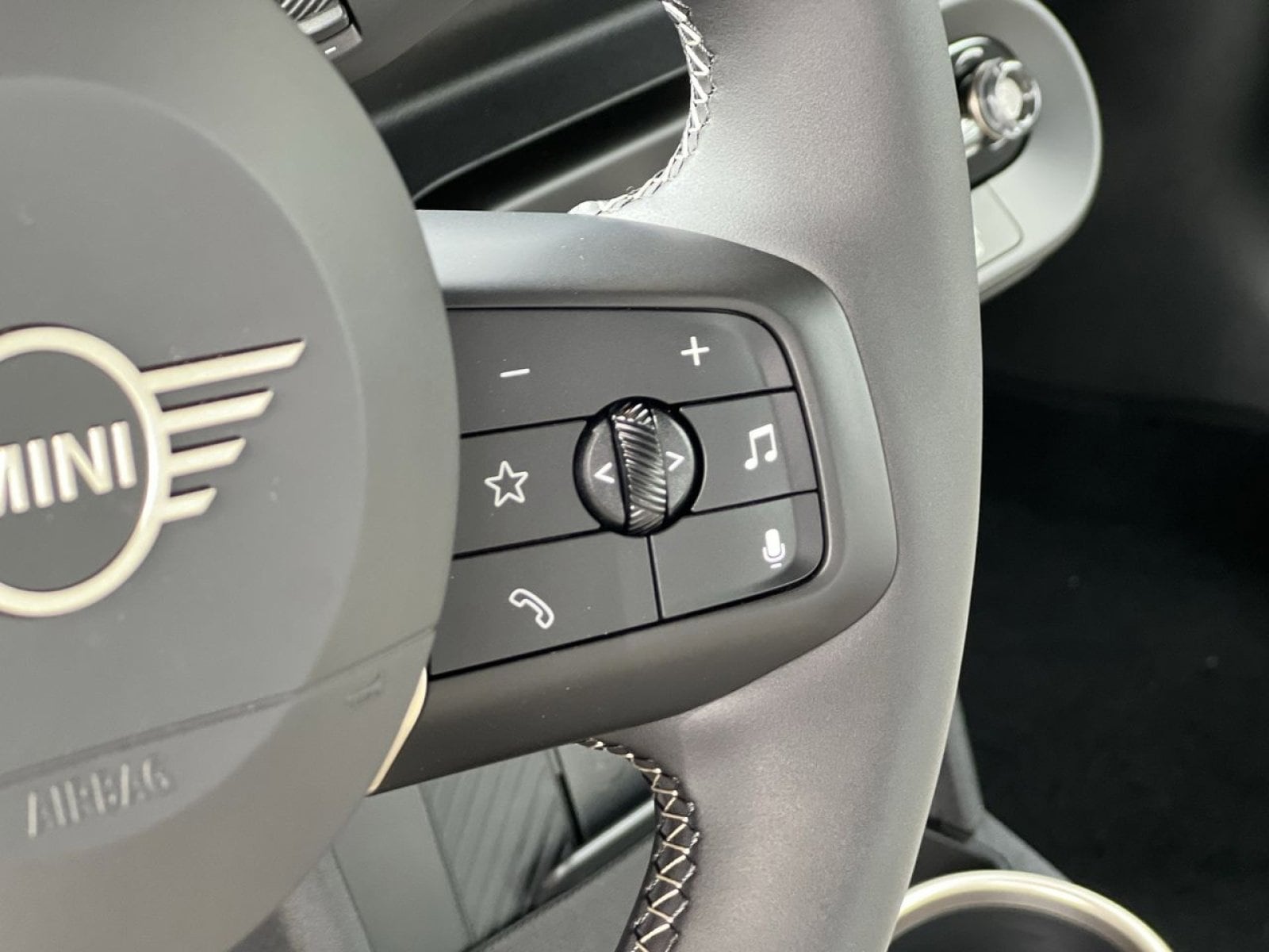 2026 MINI Convertible S - Photo 29