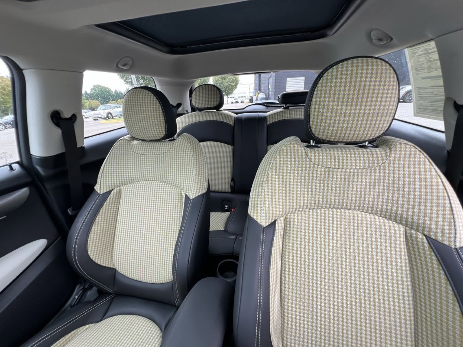 2024 Mini Cooper 2 Door Hardtop photo 4