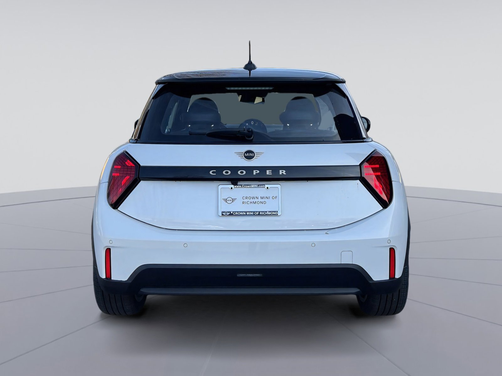 2025 Mini Cooper 2 Door Hardtop Iconic photo 4