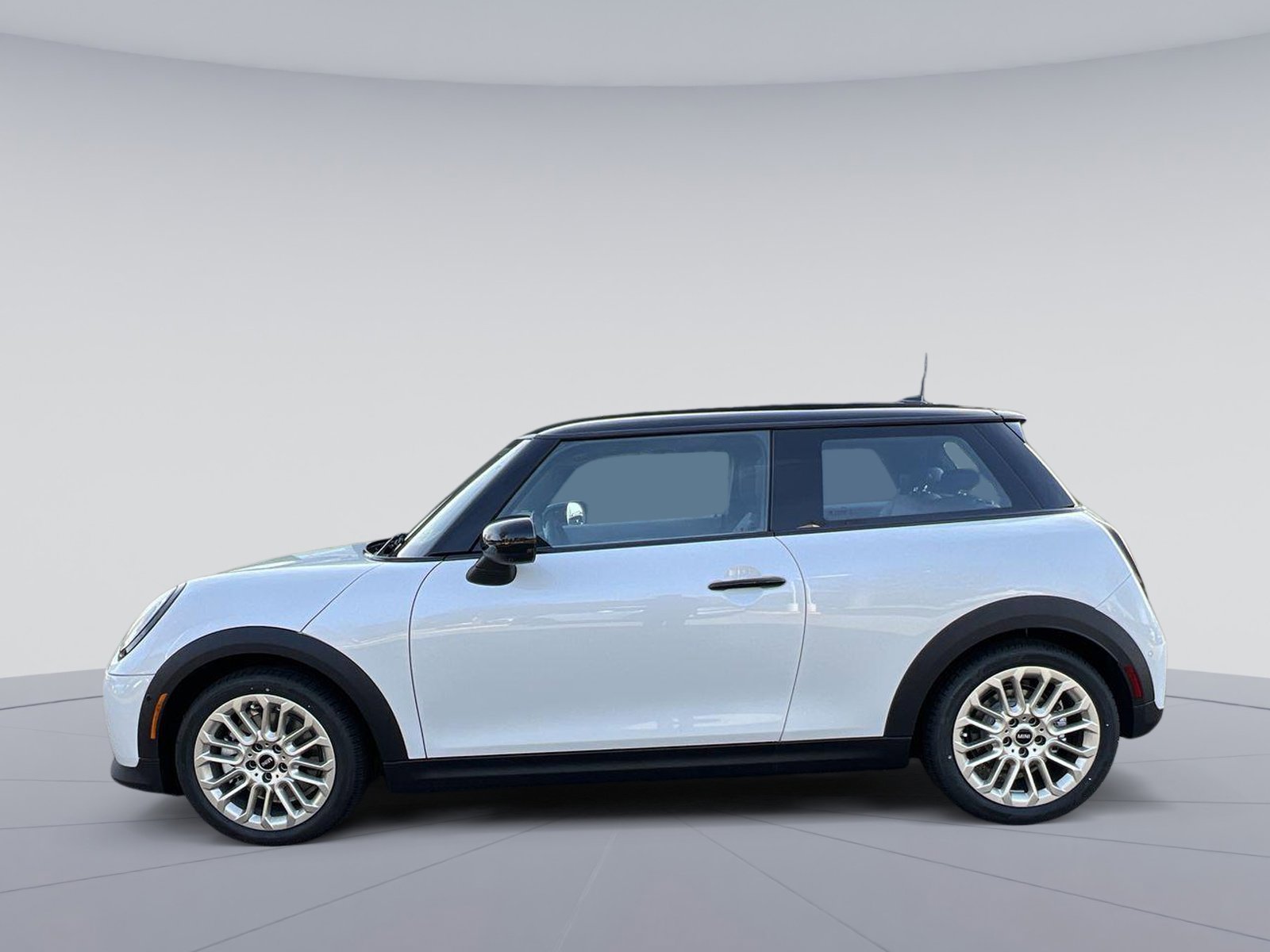 2025 Mini Cooper 2 Door Hardtop Iconic photo 2
