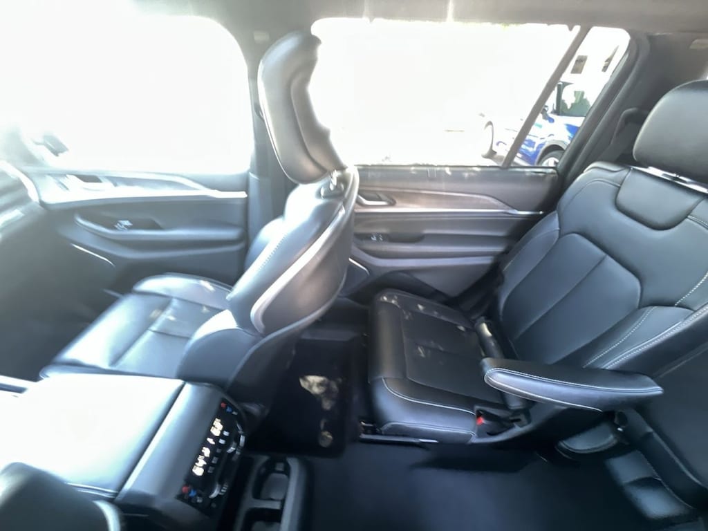 Used 2023 Jeep Grand Cherokee L Overland SUV