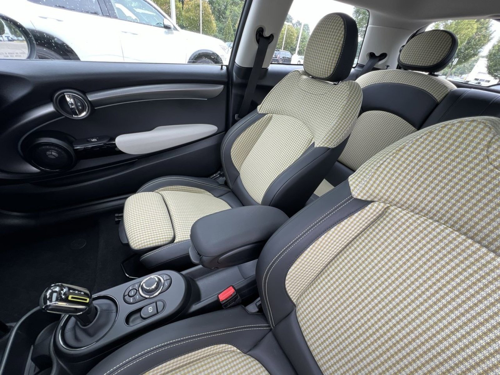 2024 Mini Cooper 2 Door Hardtop photo 3