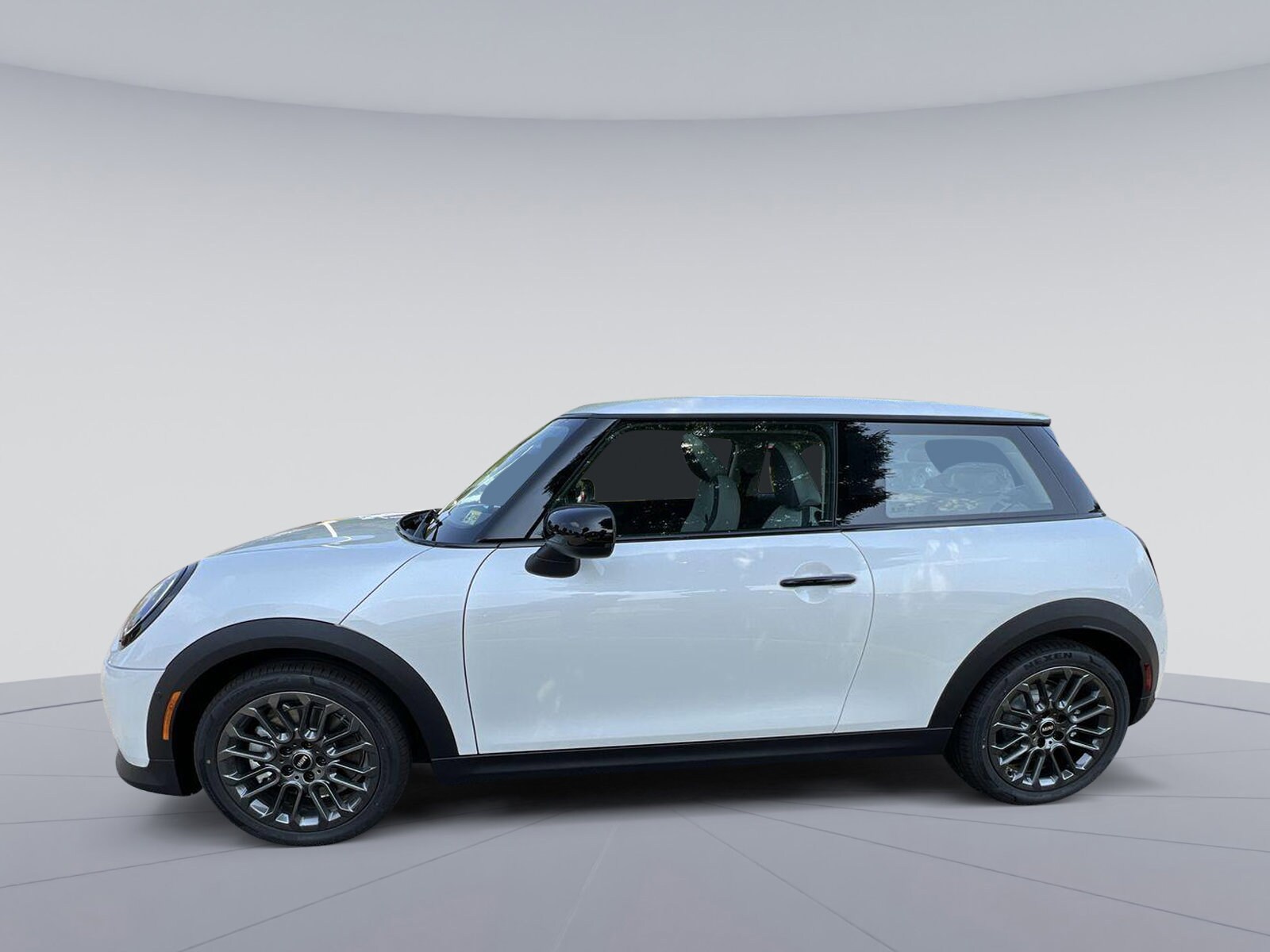 2025 Mini Cooper Hardtop S photo 2
