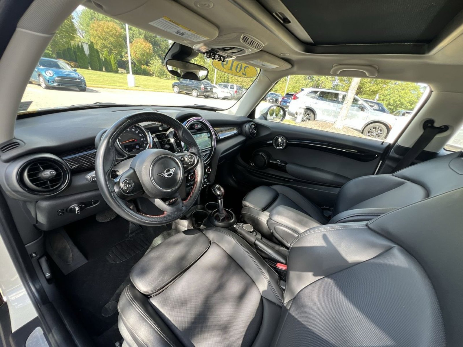 2019 Mini Cooper 2 Door Hardtop S photo 2