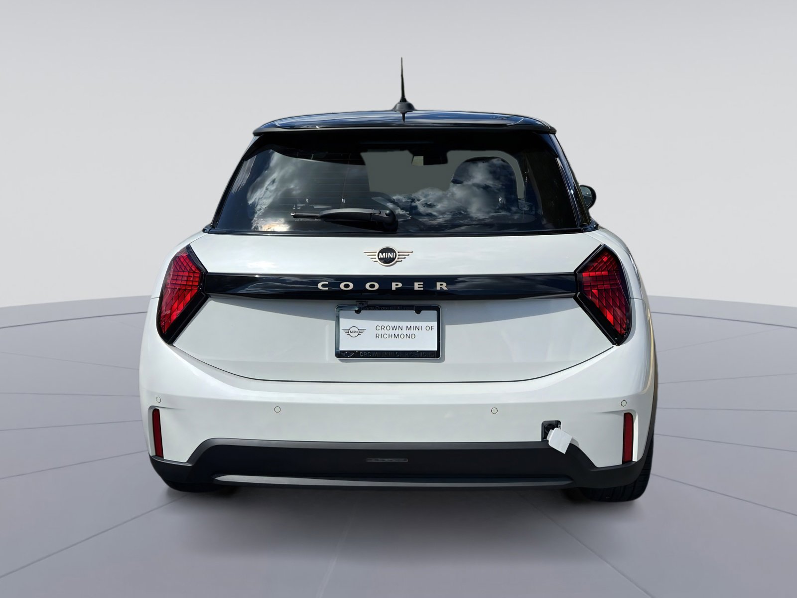 2026 Mini Cooper Iconic photo 4