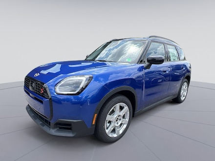 2025 MINI Countryman Signature Plus SUV