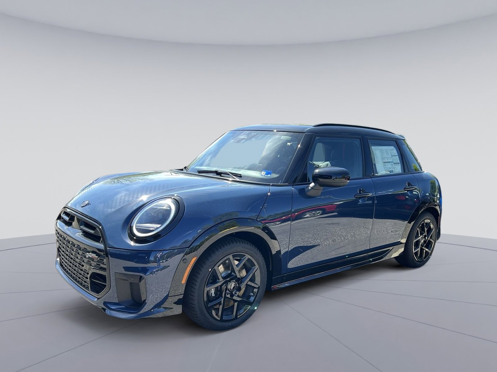 2026 MINI Hardtop Cooper S's photo