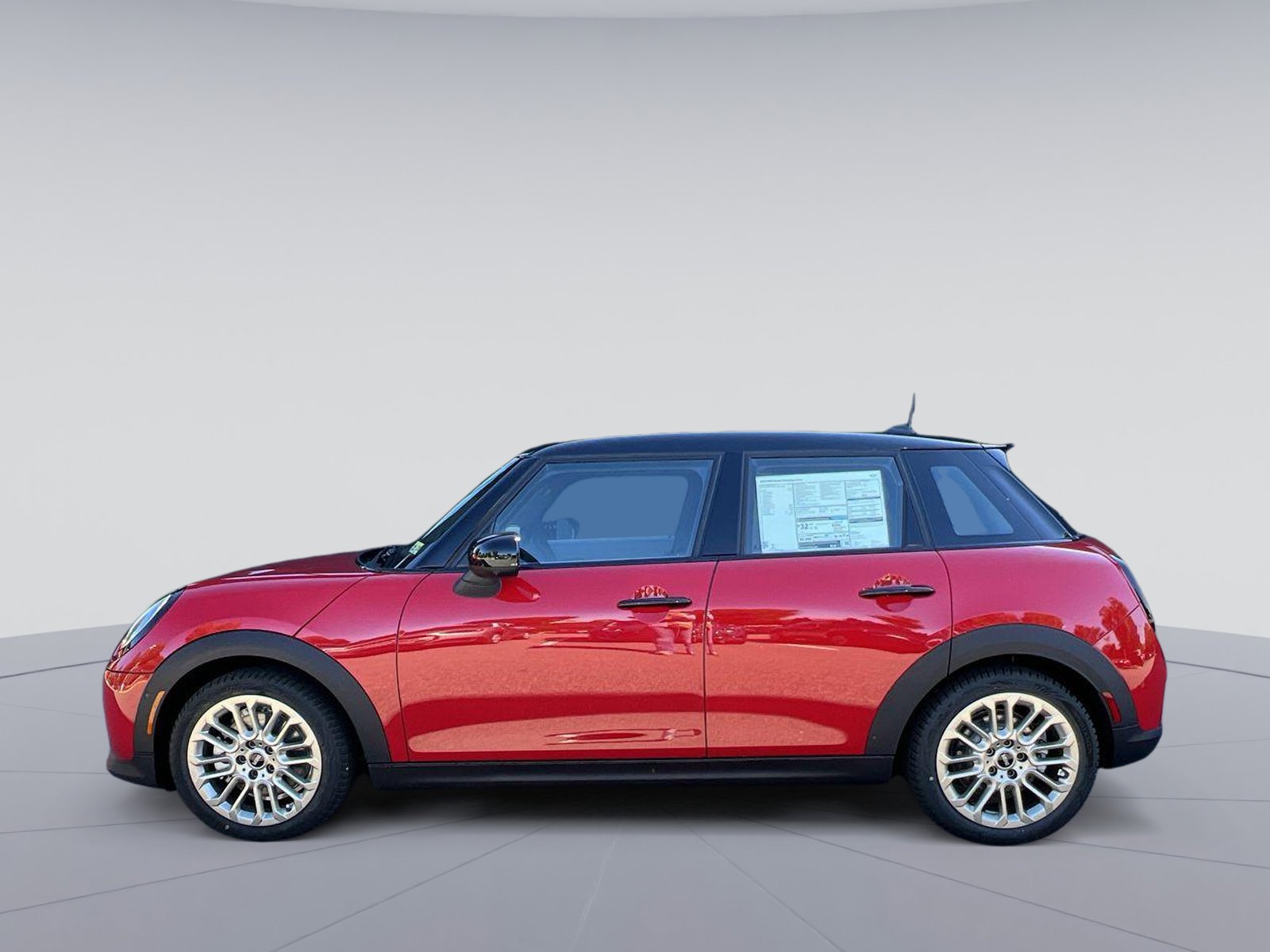 2025 Mini Cooper 4 Door Hardtop Iconic photo 2