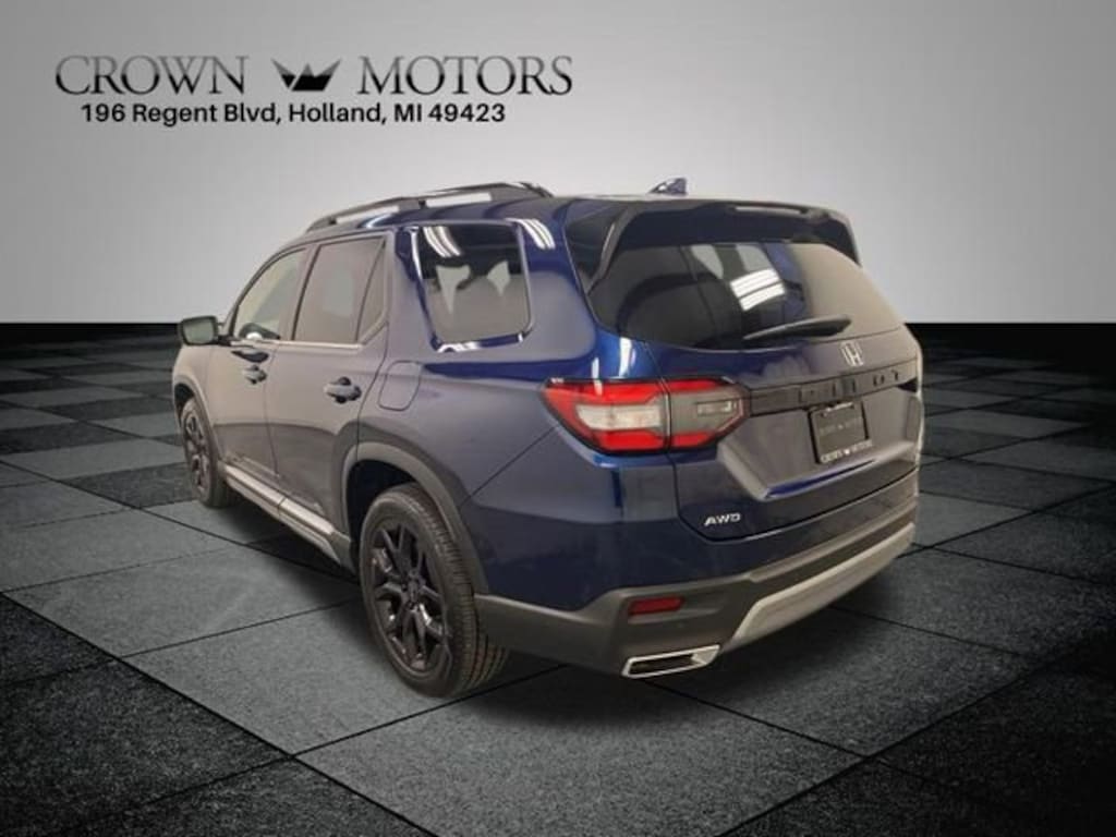 Used 2025 Honda Pilot Touring SUV