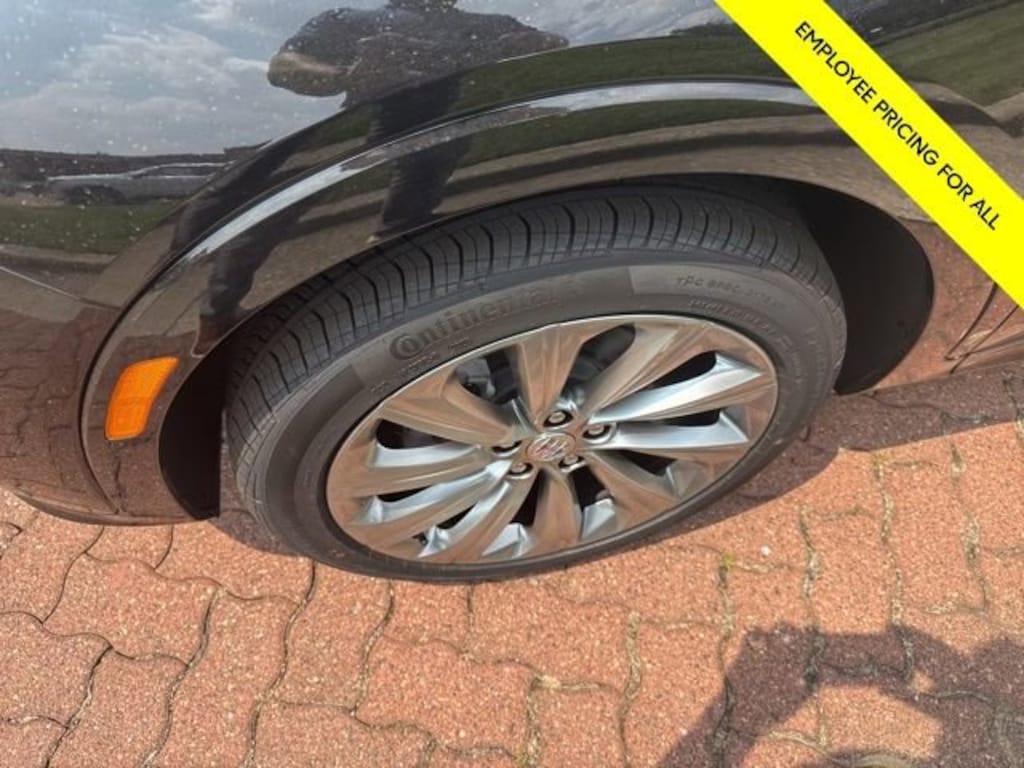 New 2025 Buick Envista Avenir SUV