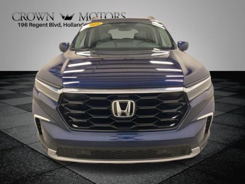 Used 2025 Honda Pilot Touring SUV