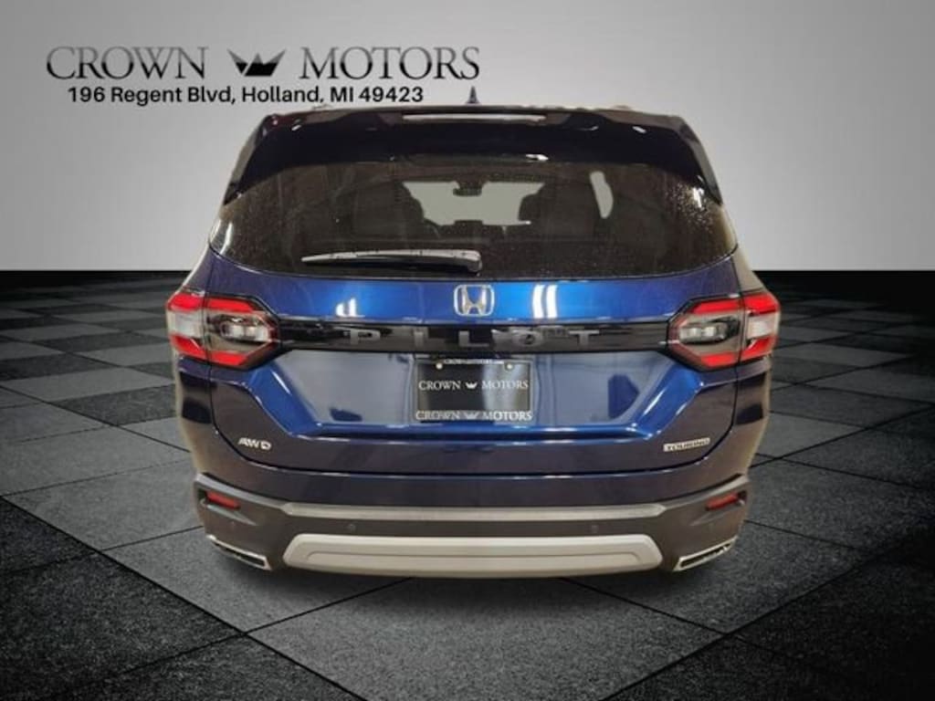 Used 2025 Honda Pilot Touring SUV