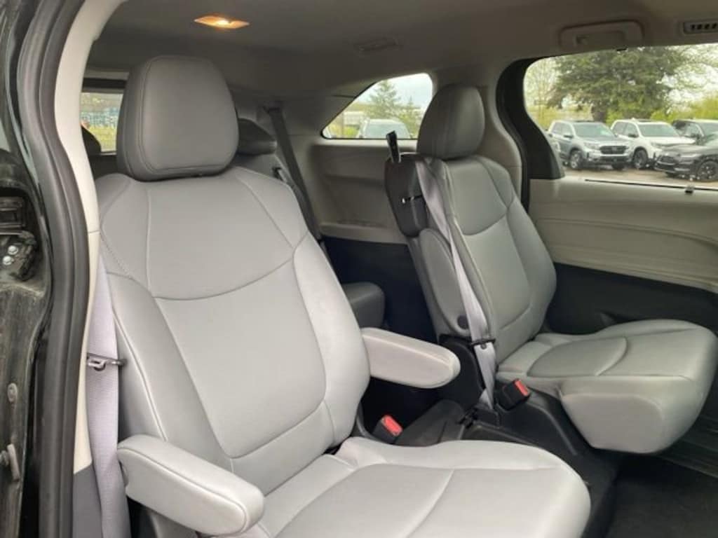Used 2023 Toyota Sienna XLE