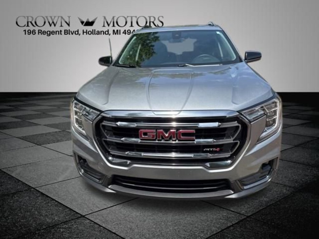 Used 2024 GMC Terrain AT4 SUV