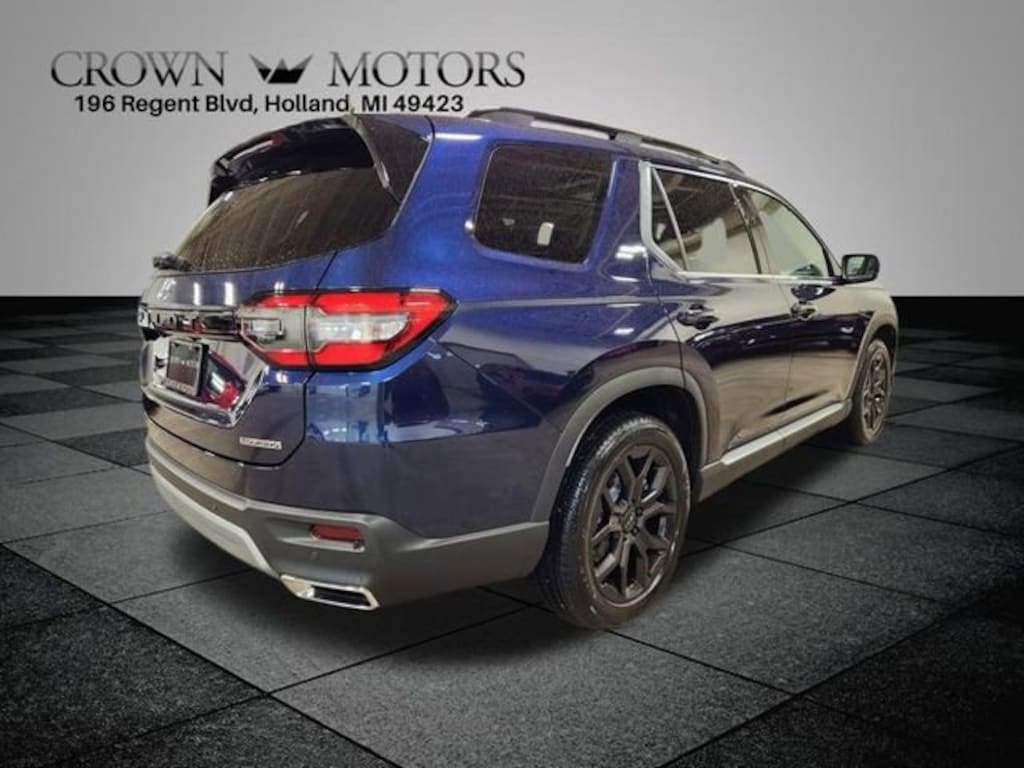 Used 2025 Honda Pilot Touring SUV